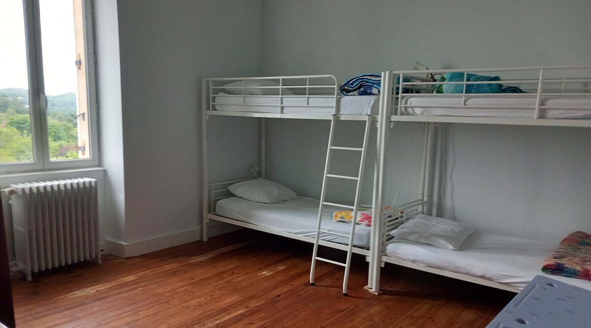 Chambre de la Grande Paponie - située au premier étage avec 4 lits superposés pour enfants